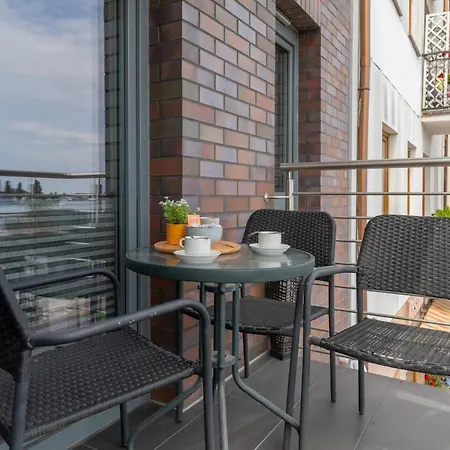 Przestronny Z Balkonem - Przy Porcie - By Renters Apartamento *