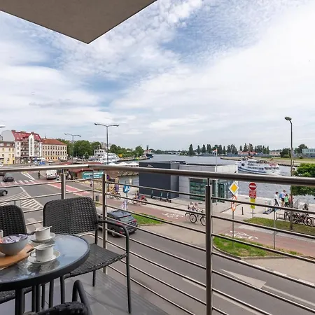 Przestronny Z Balkonem - Przy Porcie - By Renters Apartment *