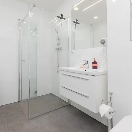 Apartment Przestronny Z Balkonem - Przy Porcie - By Renters