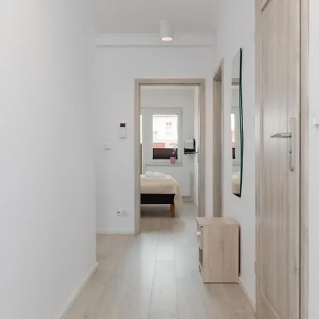 Przestronny Z Balkonem - Przy Porcie - By Renters Apartment Swinoujscie