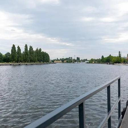 Przestronny Z Balkonem - Przy Porcie - By Renters Apartment