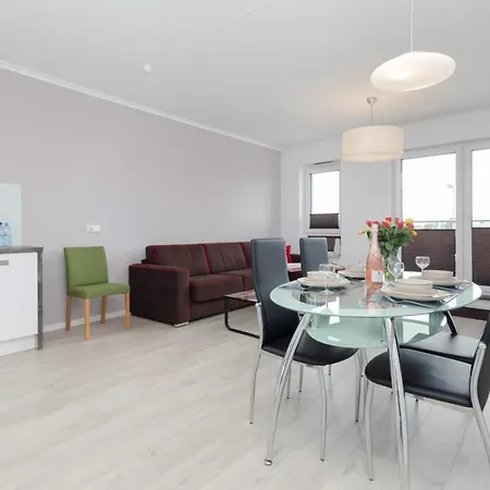 Przestronny Z Balkonem - Przy Porcie - By Renters Apartment Swinoujscie