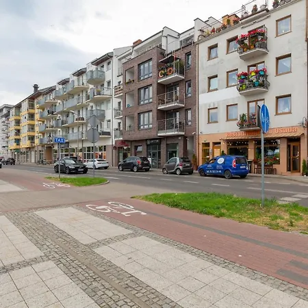 Przestronny Z Balkonem - Przy Porcie - By Renters Apartment Swinoujscie