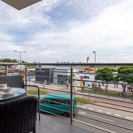 Przestronny Z Balkonem - Przy Porcie - By Renters Apartment Swinoujscie