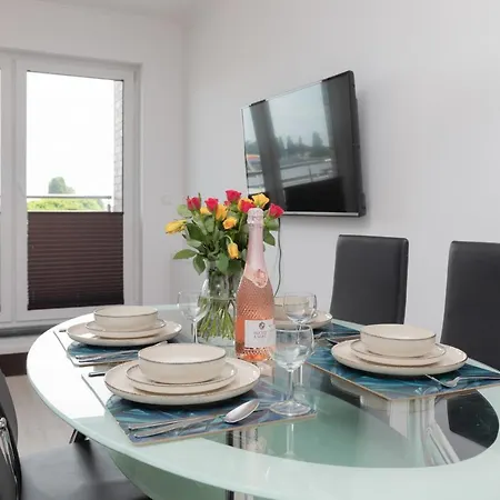 Apartment Przestronny Z Balkonem - Przy Porcie - By Renters